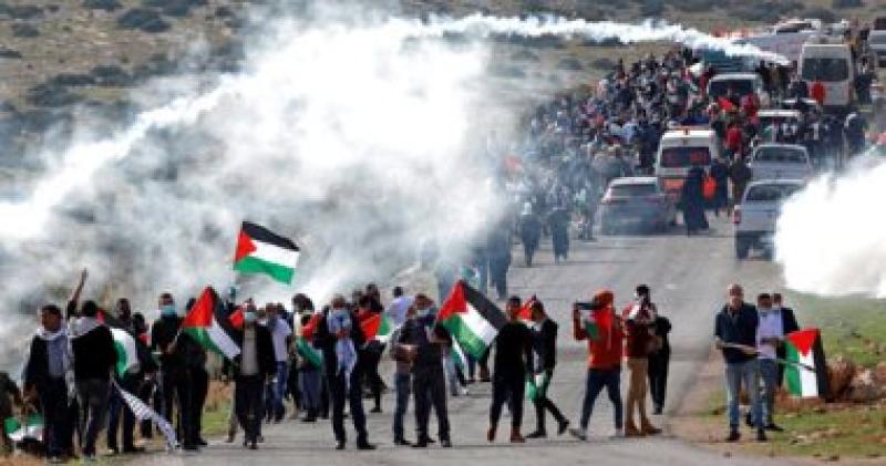 مواجهات بين الفلسطينيين وقوات الإحتلال الإسرائيلي 