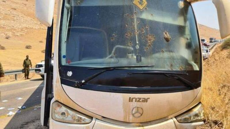 بعد إطلاق نار على حافلة تابعة له.. إصابات تهز جيش الاحتلال