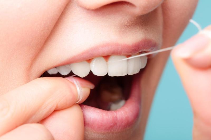 فوائد-الخيط-في-تنظيف-الأسنان-المصدر-موقع-yandex