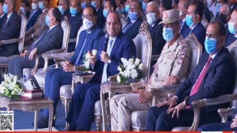 الرئيس السيسي: مشتقات البترول تأتي لمصر من الخليج دون مقابل