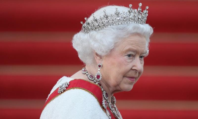 الملكة إليزابيث الثانية ملكة بريطانيا 