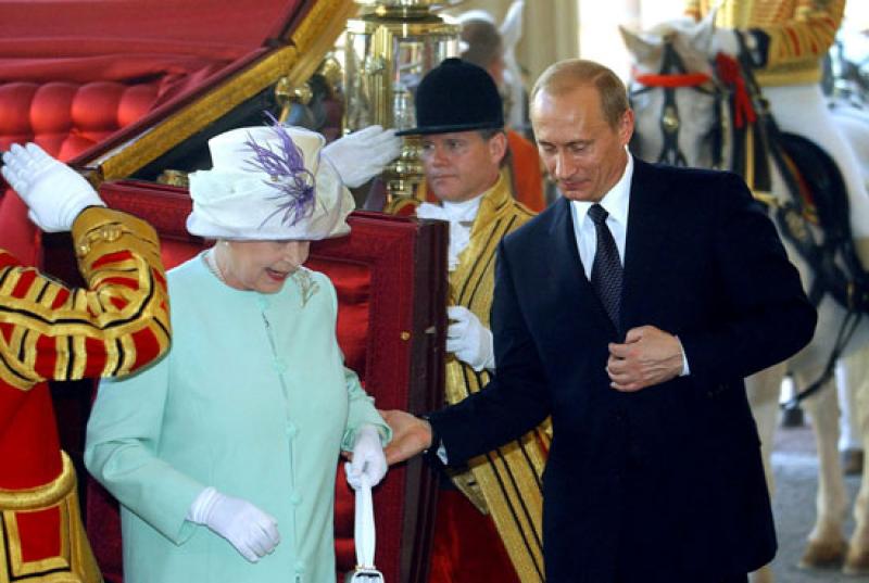 الرئيس الروسي و الملكة الراحلة إليزابيث 