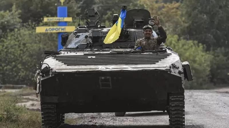 الرئيس الأوكراني يعلن استعادة 30 بلدة من القوات الروسية في خاركيف