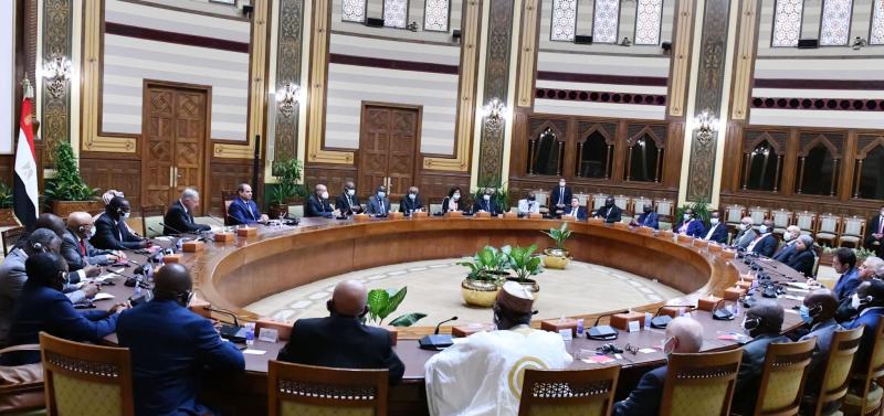 اجتماع الرئيس مع رؤساء المحاكم المصريين والأفارقة