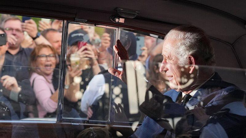 الملك تشارلز الثالث يتوجه إلى إسكتلندا للصلاة على والدته