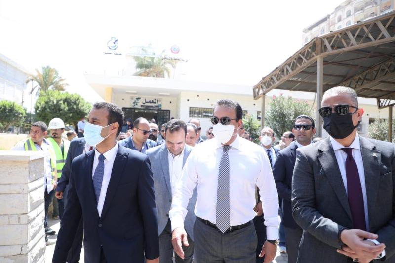 وزير الصحة يتفقد مستشفى صدر الفيوم 