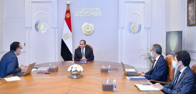 اجتماع الرئيس والحكومة- صورة من صفحة المتحدث الرسمي عبر فيسبوك