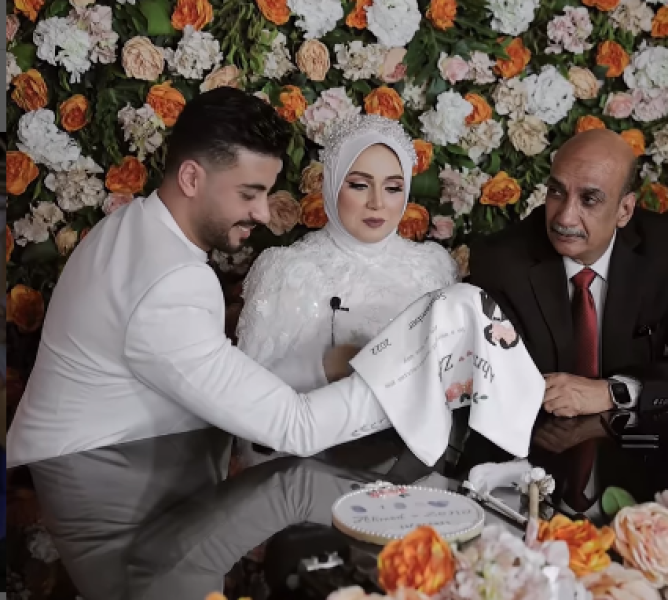 ما هو مصير صاحب دفتر زواج البلوجر أحمد إبراهيم؟ قانوني يجيب