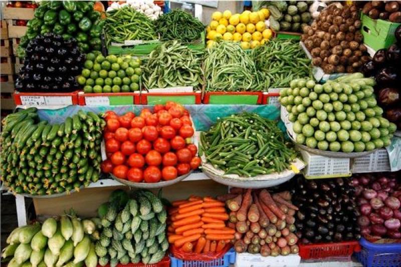 الليمون بـ20 جنيها والطماطم بـ6.. أسعار الخضراوات اليوم في سوق العبور