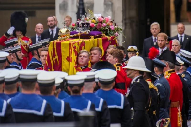 جنازة الملكة إليزابيث- الصورة: صحيفة مترو