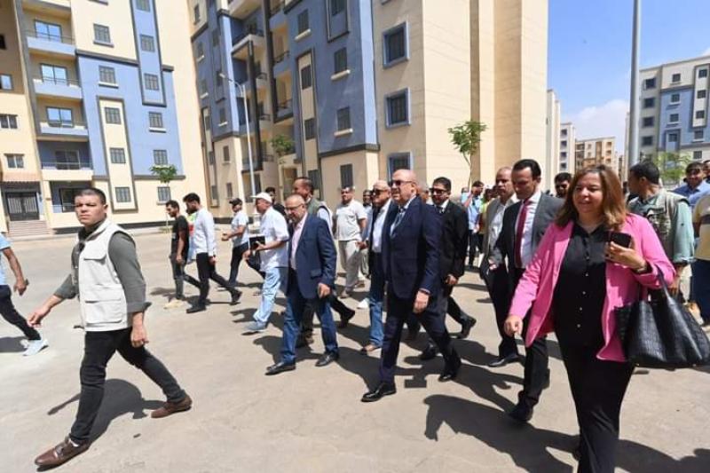 وزير الإسكان يتفقد شقق «سكن لكل المصريين» بحدائق العاصمة