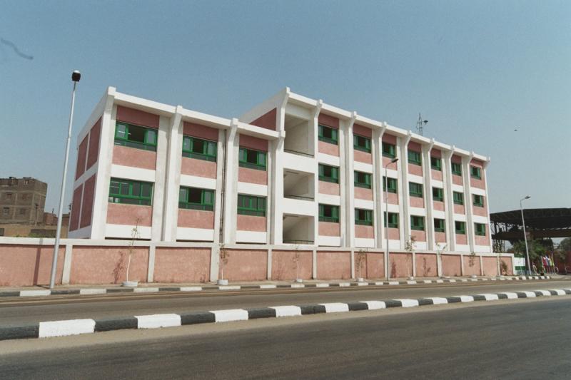 مدرسة رسمية ــ من موقع وزارة التربية والتعليم