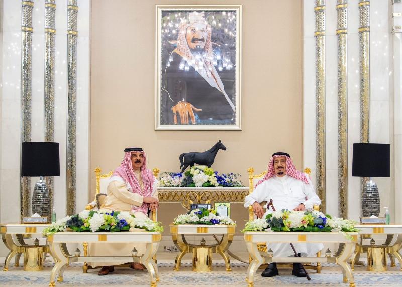 خادم الحرمين يستقبل ملك البحرين في قصر السلام بجدة