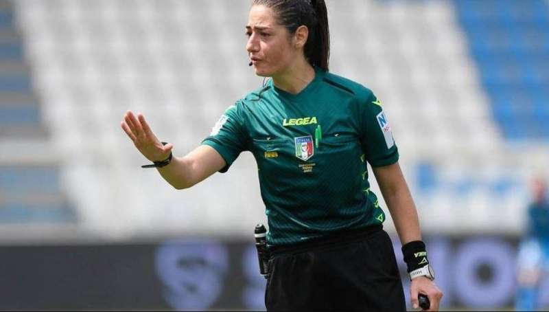 لأول مرة في التاريخ.. ماريا كابوتي أول امرأة تقود مباراة في الدوري الإيطالي