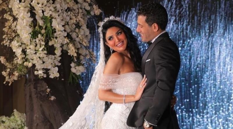 سالي عبد السلام وزوجها من حفل الزفاف.. مصدر الصورة الانستجرام