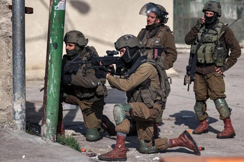جيش الاحتلال يعتقل 3 أشخاص حاولوا اقتحام قاعدة عسكرية