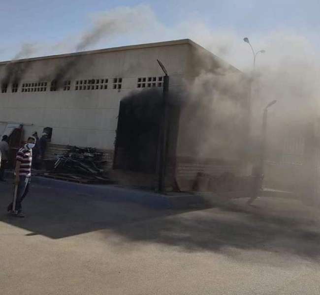 بسبب درجة الحرارة.. تفاصيل حريق أحد المخازن التابعة لجامعة مصر «صور»