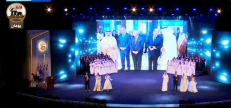 نجوم الوطن العربي يشاركون في فقرة غنائية أمام الرئيس
