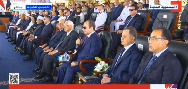 الرئيس السيسي: «البلد لو كانت راحت ماكنش هيبقى في مستقبل لحد خالص»