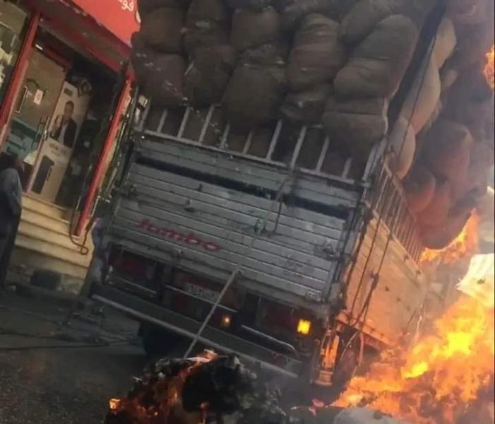 السيطرة على حريق سيارة محملة بالقطن بدون إصابات فى سوهاج