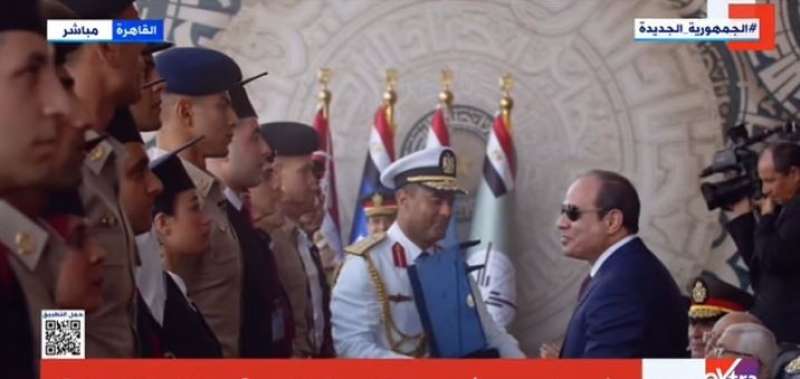عاجل| خريجو الكليات العسكرية يحلفون يمين الولاء بحضور الرئيس السيسي