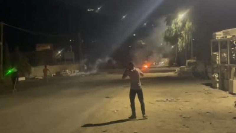 اشتباكات عنيفة بين القوات الإسرائيلية وفلسطينيين في الضفة الغربية