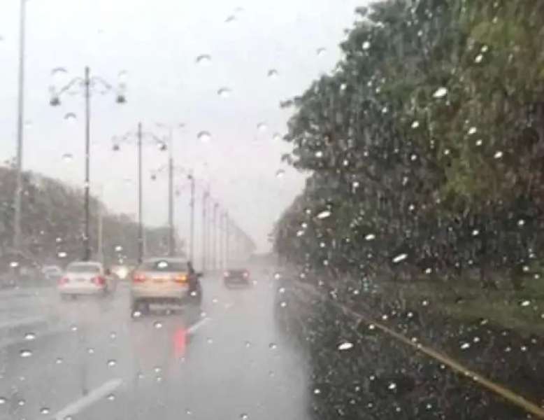 رياح شديدة وبرق ورعد بمدينة الزقازيق وأمطار متوسطة على قرى الشرقية