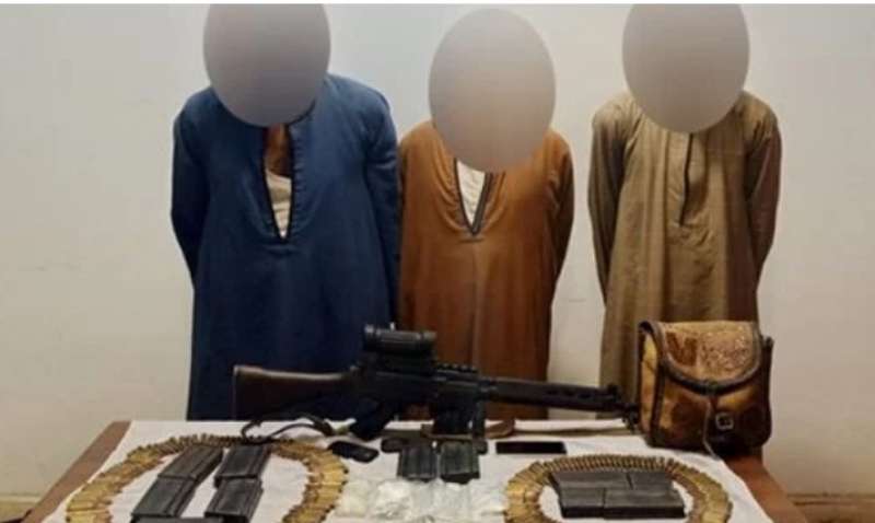 ضبط 3 عناصر إجرامية بحوزتهم سلاح ناري ومواد مخدرة في المنيا