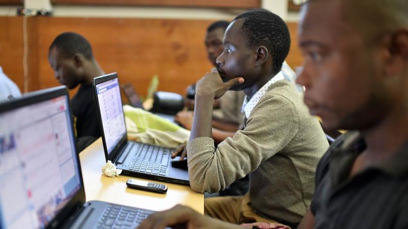 دراسة هولندية: الموظفون في دول إفريقيا يبذلون جهدا مضاعفا بسبب بطء الإنترنت