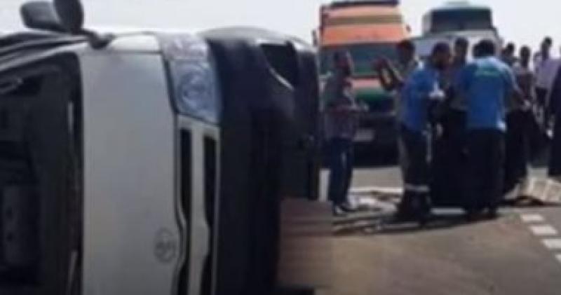 إصابة شخصين في حادث تصادم سيارة ميكروباص وأخرى نقل بطريق مصر إسكندرية