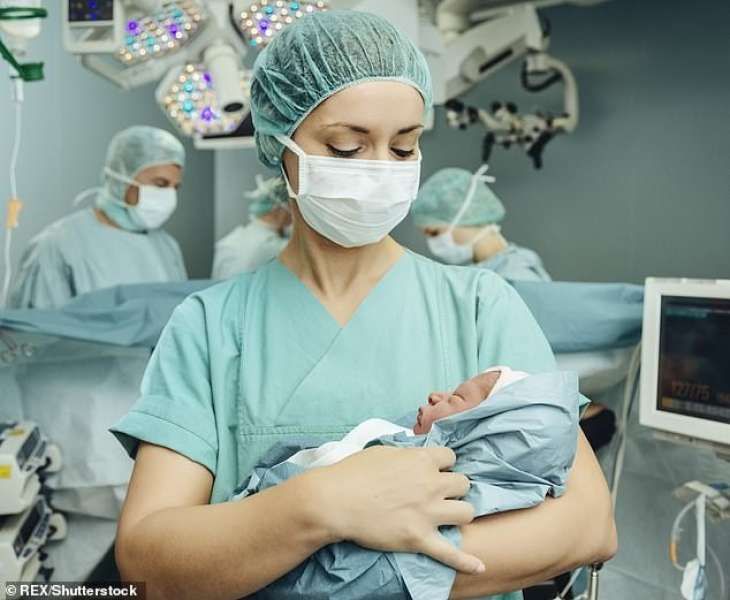 تقرير صادم يكشف سبب وفاة الأمهات بعد الولادة