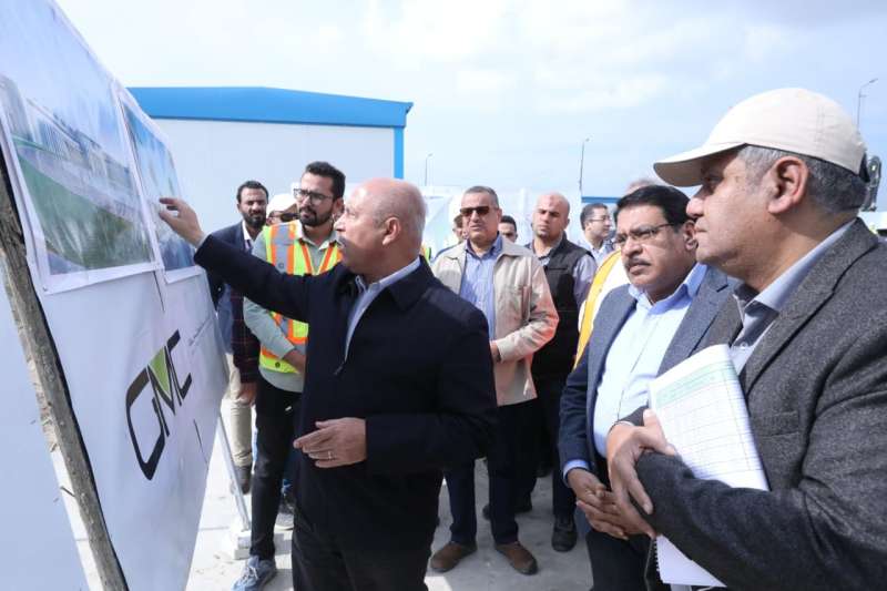 وزير النقل يتفقد مشروع الخط الأول للقطار الكهربائي السريع