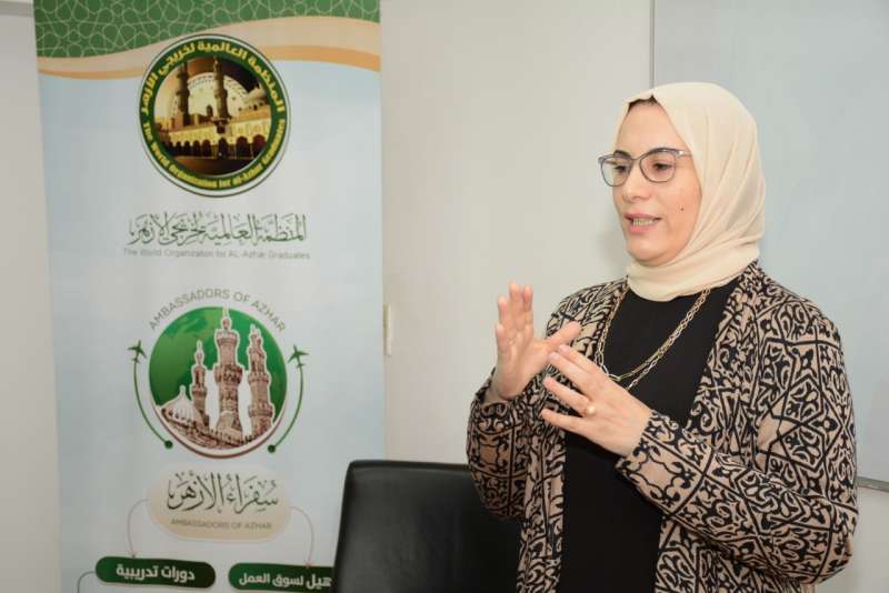 الدكتورة عزة رمضان مدرس العقيدة والفلسفة بجامعة الأزهر