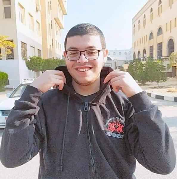 علي مسعود الطالب بكلية الدعوة الإسلامية بالقاهرة 