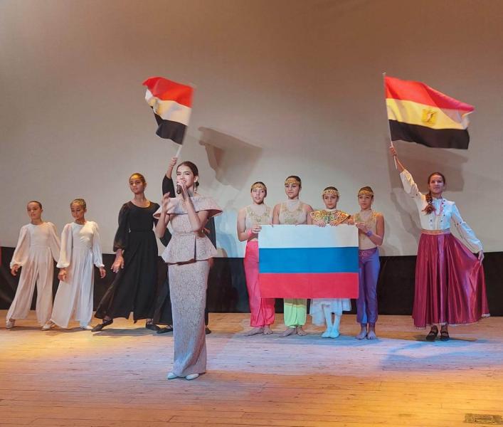 «أهالي محافظة قنا» يستقبلون احتفالية القنصلية الروسية بحفاوة وترحيب