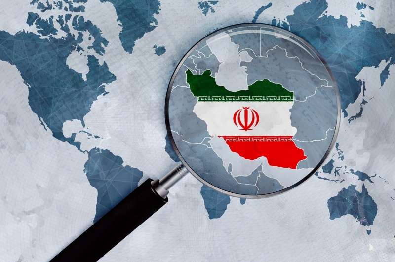 إيران تتحدى الغرب.. انتهاك حدود وتخصيب يورانيوم وقمع للمعارضين