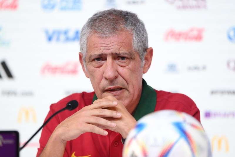 مدرب منتخب البرتغال: لم أتحدث مع رونالدو عن مشكلة اليونايتد.. وقادرون على الفوز بكأس العالم