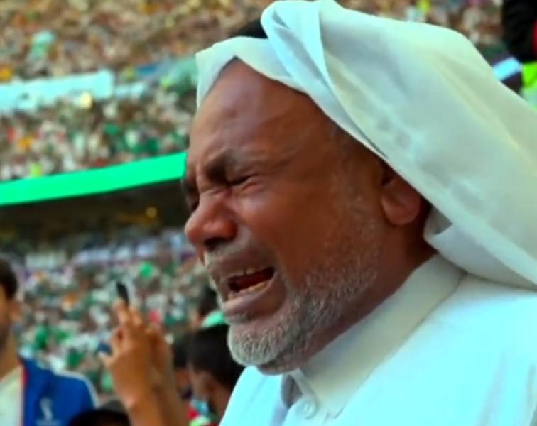 مشجع سعودي يبكي_مصدر الصورة_تويتر