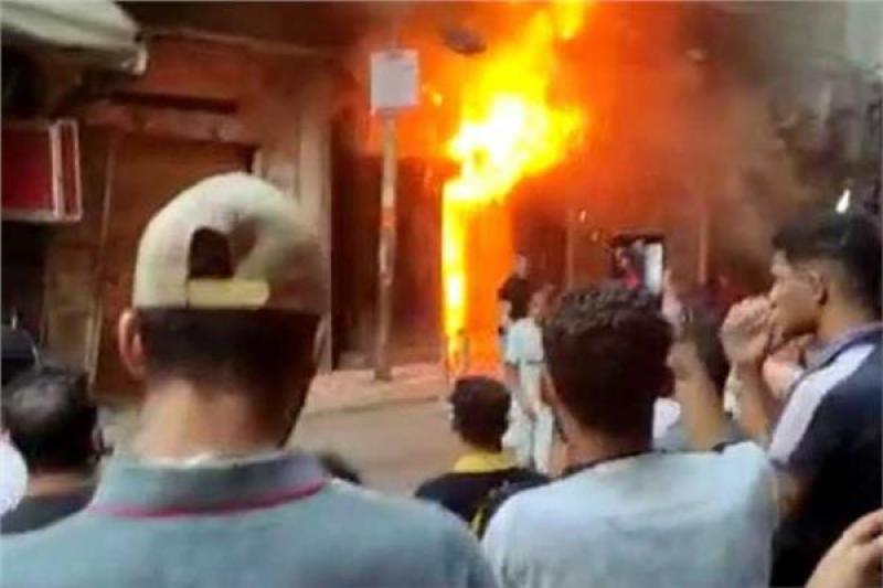 إخماد حريق داخل محل بويات في أبو النمرس