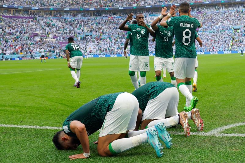 «هاتوا المكسيكي».. جماهير السعودية تحفز منتخبها قبل المباراة الحاسمة في كأس العالم