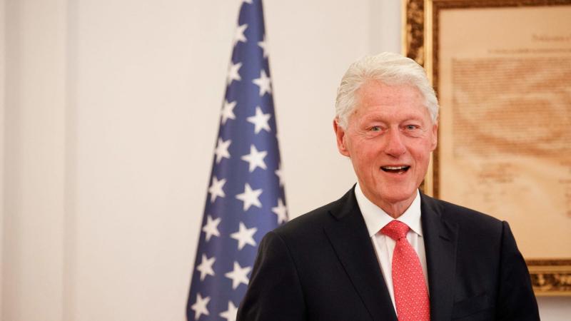 رئيس أمريكا الأسبق بيل كلينتون يعلن إصابته بكورونا