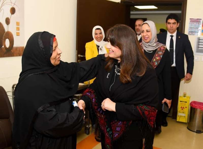 وزيرة الهجرة تزور مستشفى شفاء الأورمان بالأقصر