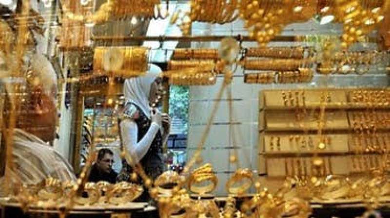 ربا أم مصنعية.. مجدي عاشور يحسم الرأي الشرعي في مُبادلةِ الذهب القديم بالجديد