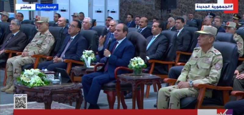 الرئيس السيسي: كل مصري مسئول.. ومعانا ناس حريصة على بلدها