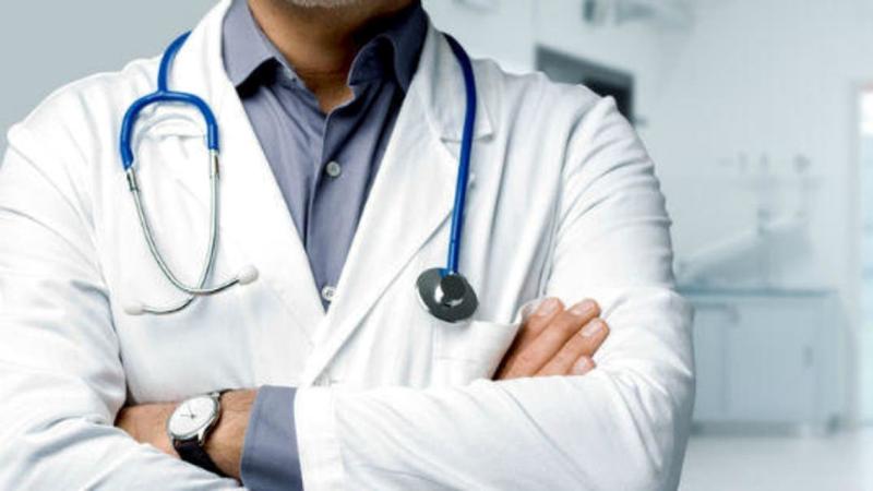 ”الصيادلة الأطباء”.. حيلة جديدة لسد العجز في المنظومة الطبية