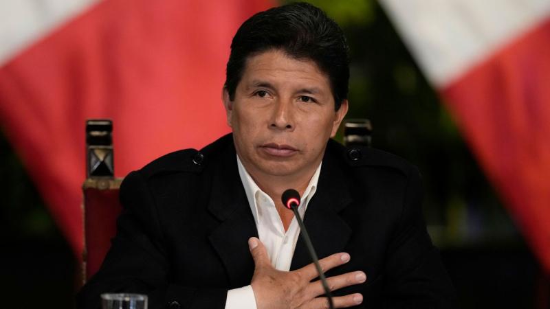 اعتقال بيدرو كاستيلو رئيس جمهورية البيرو.. عاجل