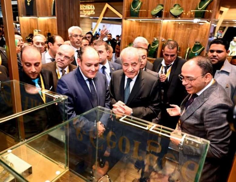 وزير التجارة أحمد سمير في معرض نبيو للذهب