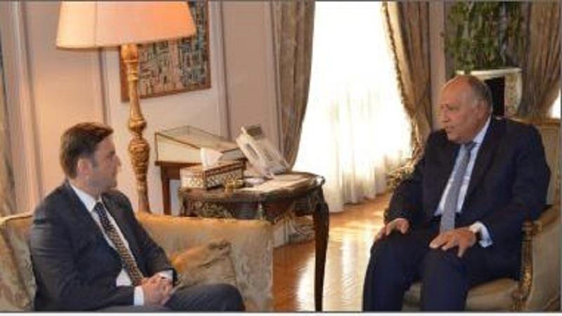 وزير الخارجية يلتقي نظيره المقدوني الشمالي لبحث سبل التعاون المشترك