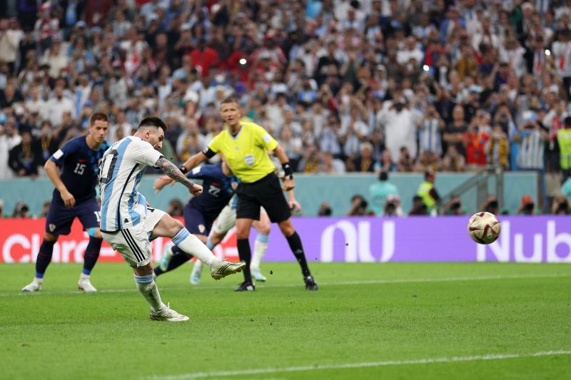 الأرجنتين تتأهل لنهائي كأس العالم 2022 بثلاثية في كرواتيا