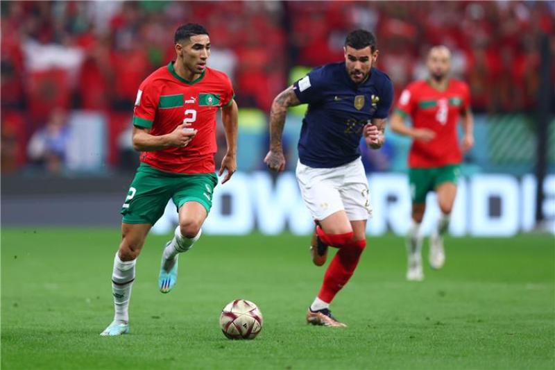 منتخب المغرب يحتج على حكم مباراة فرنسا في كأس العالم 2022